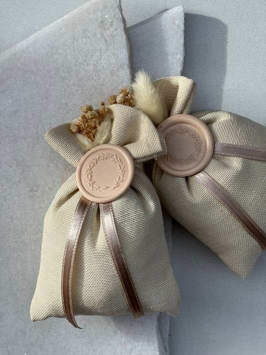 Lavendelsäckchen mit Trockenblumen