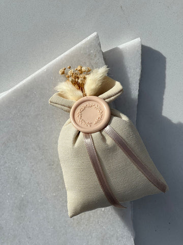 Lavendelsäckchen mit Trockenblumen