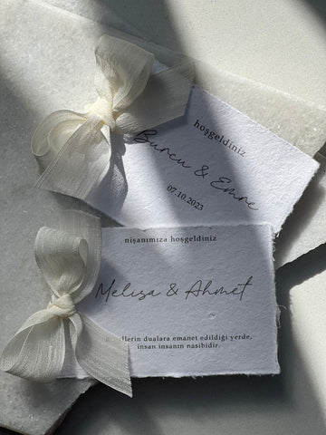 Platzkarten mit Schleife