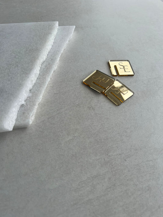 Glas Marker mit Initialen